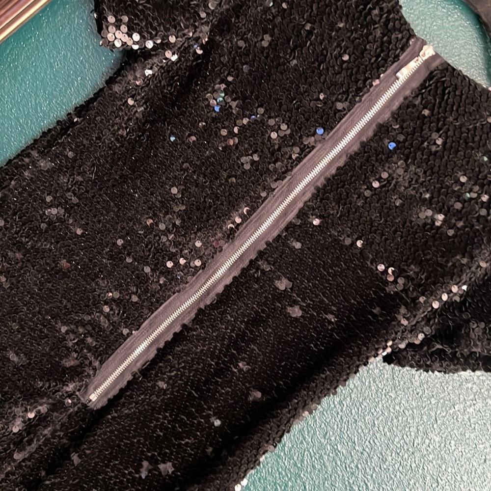 Excellent used condition size M black sequined cocktail dress
